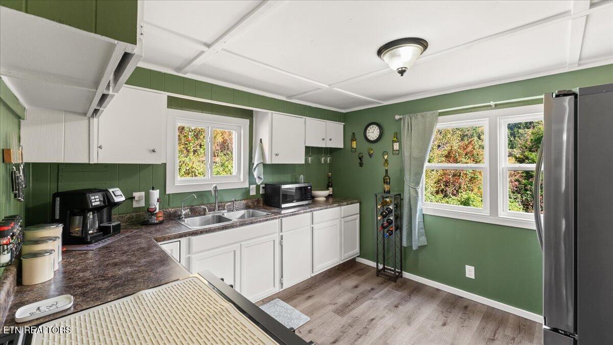 1501 Dockery Hollow Road Sevierville, TN 37876 - Photo 9 of 35 09-Kitchen