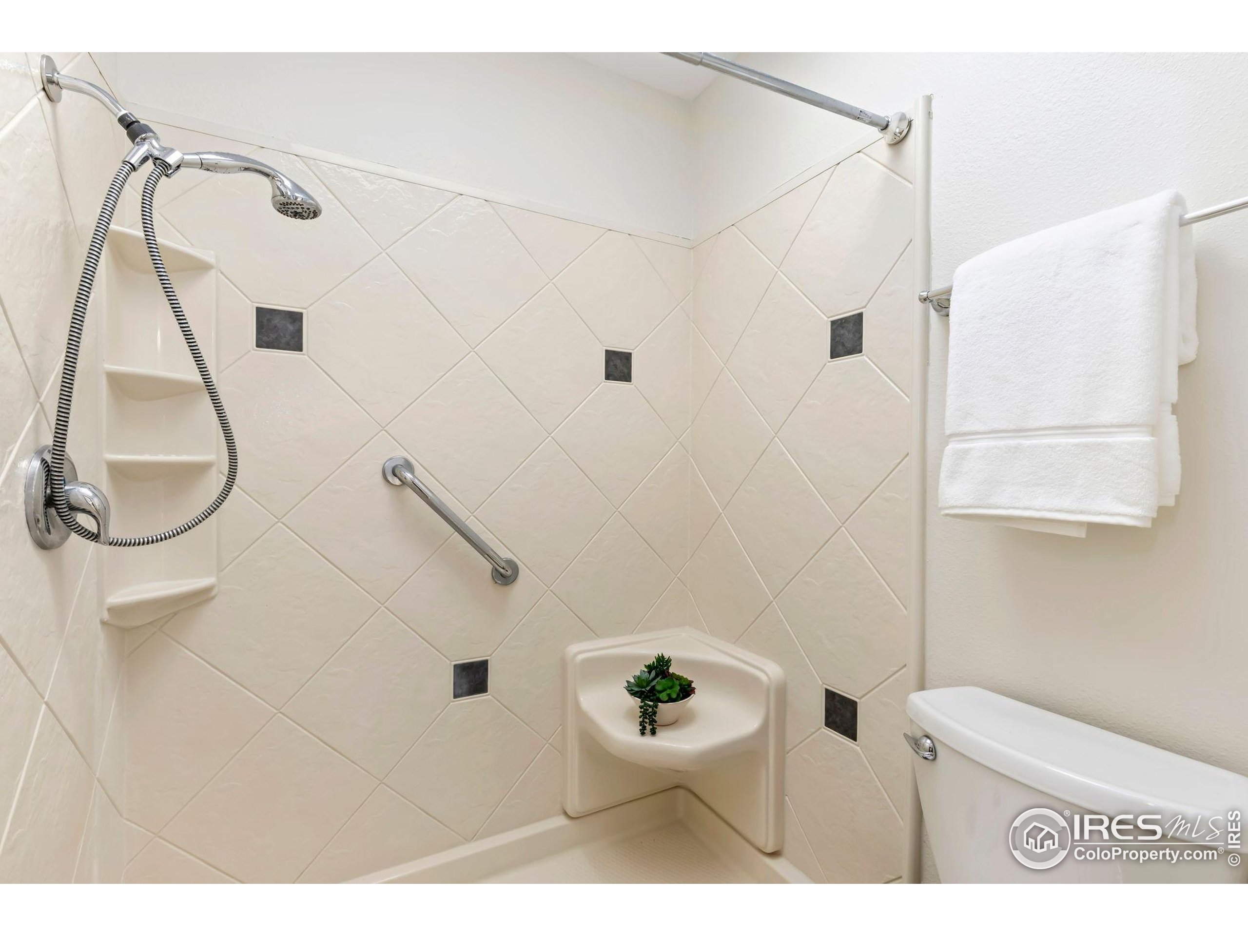 2014 Red Cloud Road Longmont, CO 80504 - Photo 23 of 30