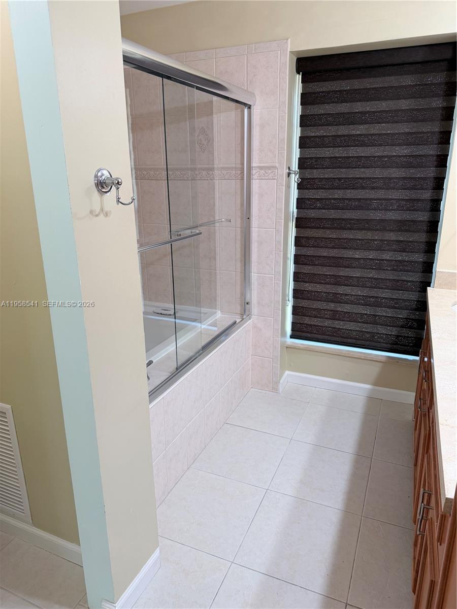 12821 Southwest 147th Lane Road Miami, FL 33186 - Photo 10 of 25 Master Bath