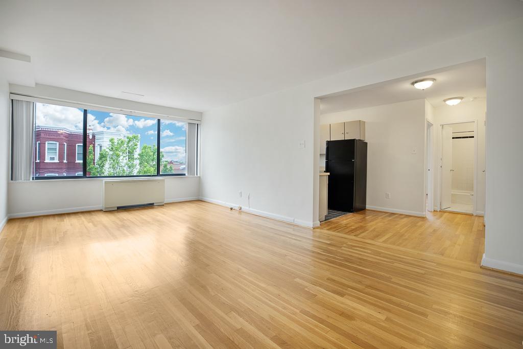305 C Street Northeast, Unit 302 Washington, DC 20002 - Photo 17 of 26 Living room