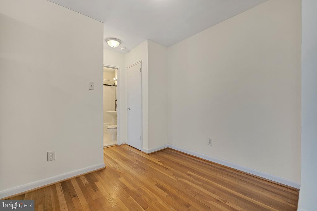 305 C Street Northeast, Unit 302 Washington, DC 20002 - Photo 23 of 26 Dining nook