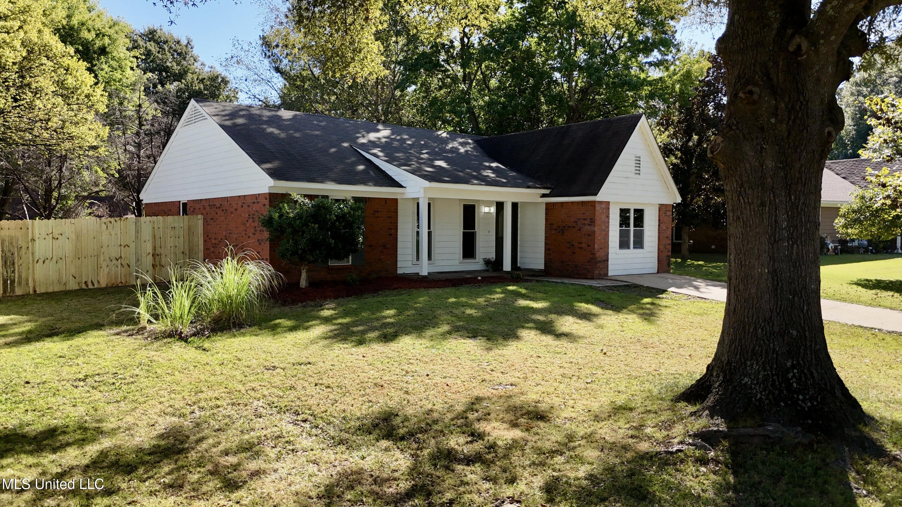 6500 Sandhurst Road Horn Lake, MS 38637 - Photo 2 of 24 DJI_20250930104114_0175_D (1)