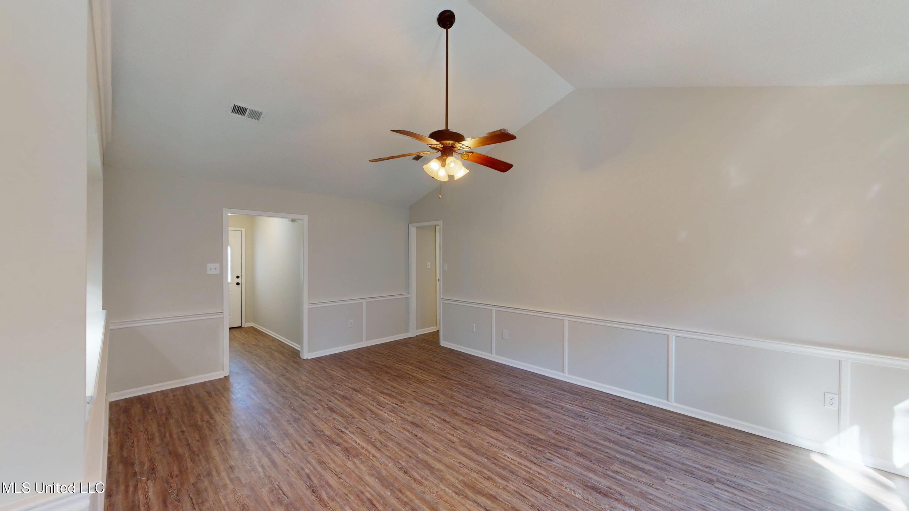 6500 Sandhurst Road Horn Lake, MS 38637 - Photo 7 of 24 6500-Sandhurst-Rd-10022025_102539