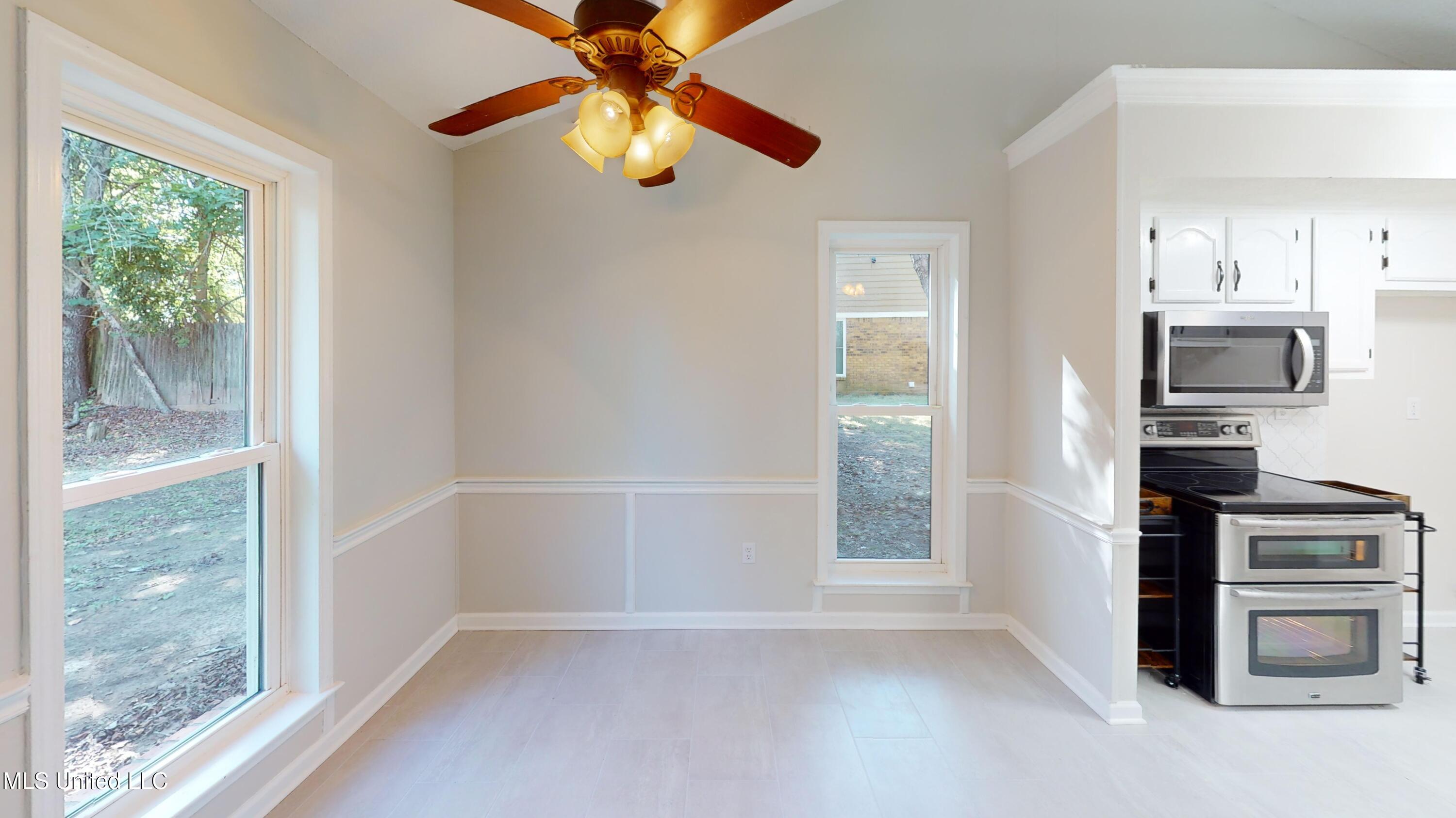 6500 Sandhurst Road Horn Lake, MS 38637 - Photo 8 of 24 6500-Sandhurst-Rd-Dining-Room 1