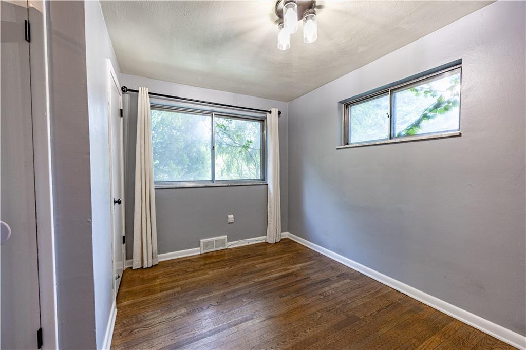 118 Washington Road Pittsburgh, PA 15221 - Photo 10 of 29