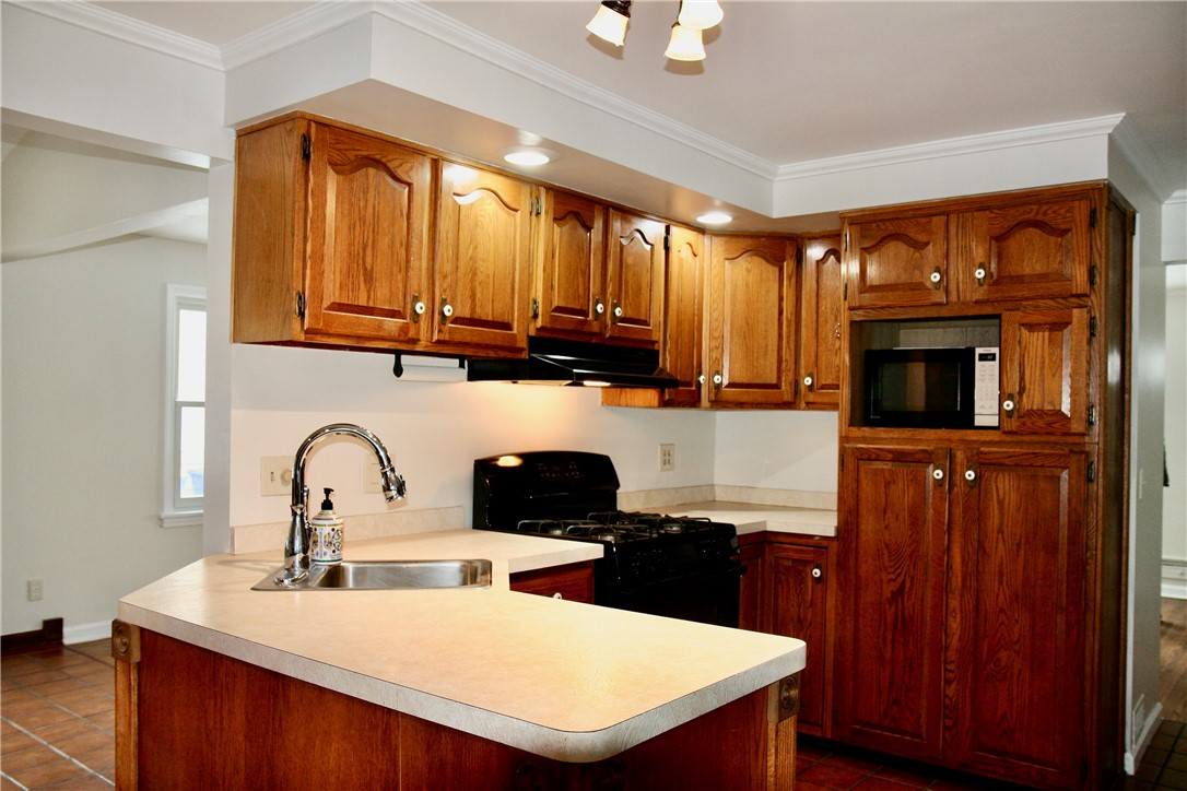 120 Sydenham Road Irondequoit, NY 14609 - Photo 13 of 41