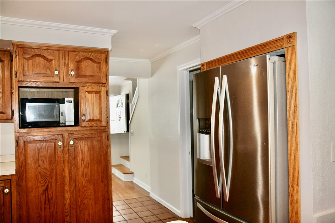 120 Sydenham Road Irondequoit, NY 14609 - Photo 14 of 41