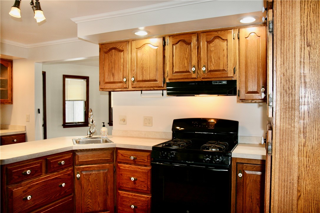 120 Sydenham Road Irondequoit, NY 14609 - Photo 16 of 41