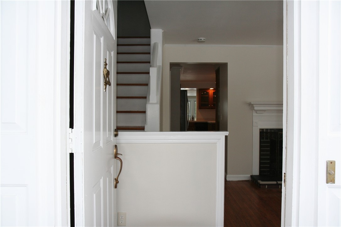 120 Sydenham Road Irondequoit, NY 14609 - Photo 3 of 41