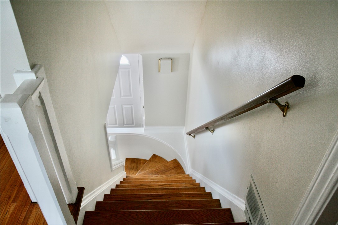 120 Sydenham Road Irondequoit, NY 14609 - Photo 34 of 41