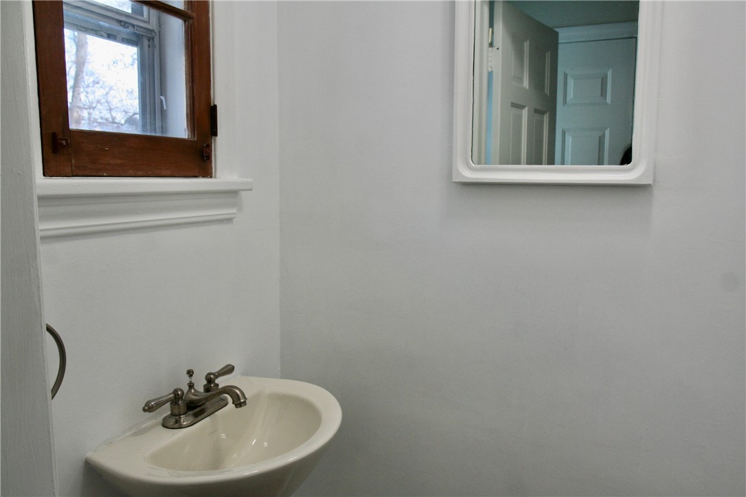 120 Sydenham Road Irondequoit, NY 14609 - Photo 36 of 41