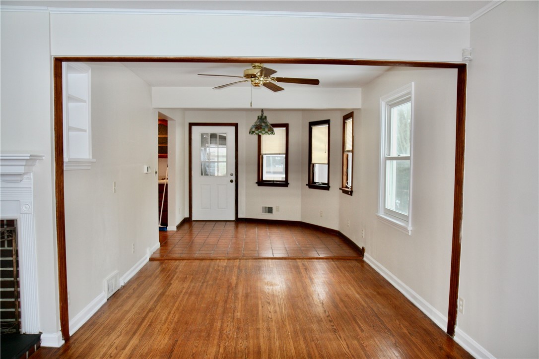 120 Sydenham Road Irondequoit, NY 14609 - Photo 8 of 41