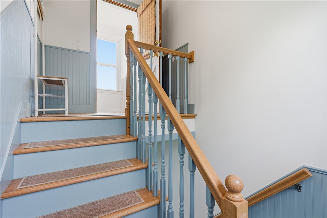 39 Cole Street, Unit 2 Bristol, RI 02809 - Photo 3 of 40