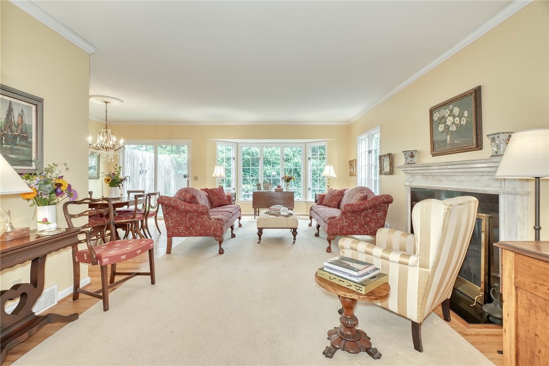 24 Barrington Park Rochester, NY 14607 - Photo 4 of 41 Gallery Image 4