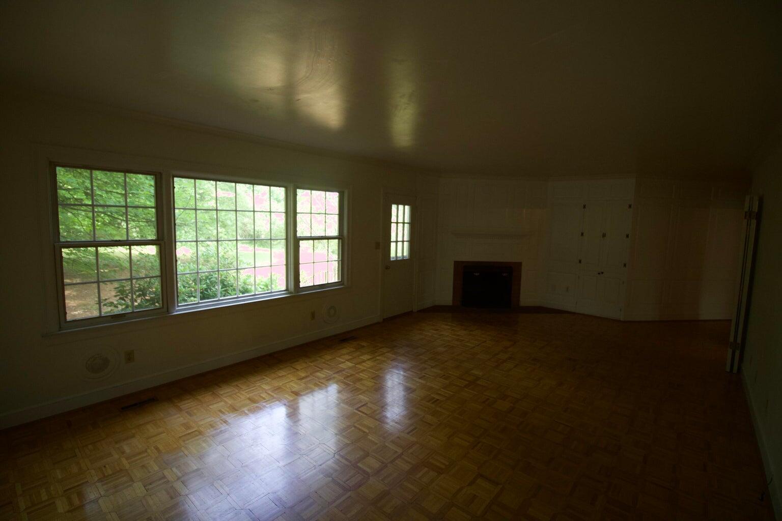 1502 Electric Road Southwest Roanoke, VA 24018 - Photo 11 of 28 11