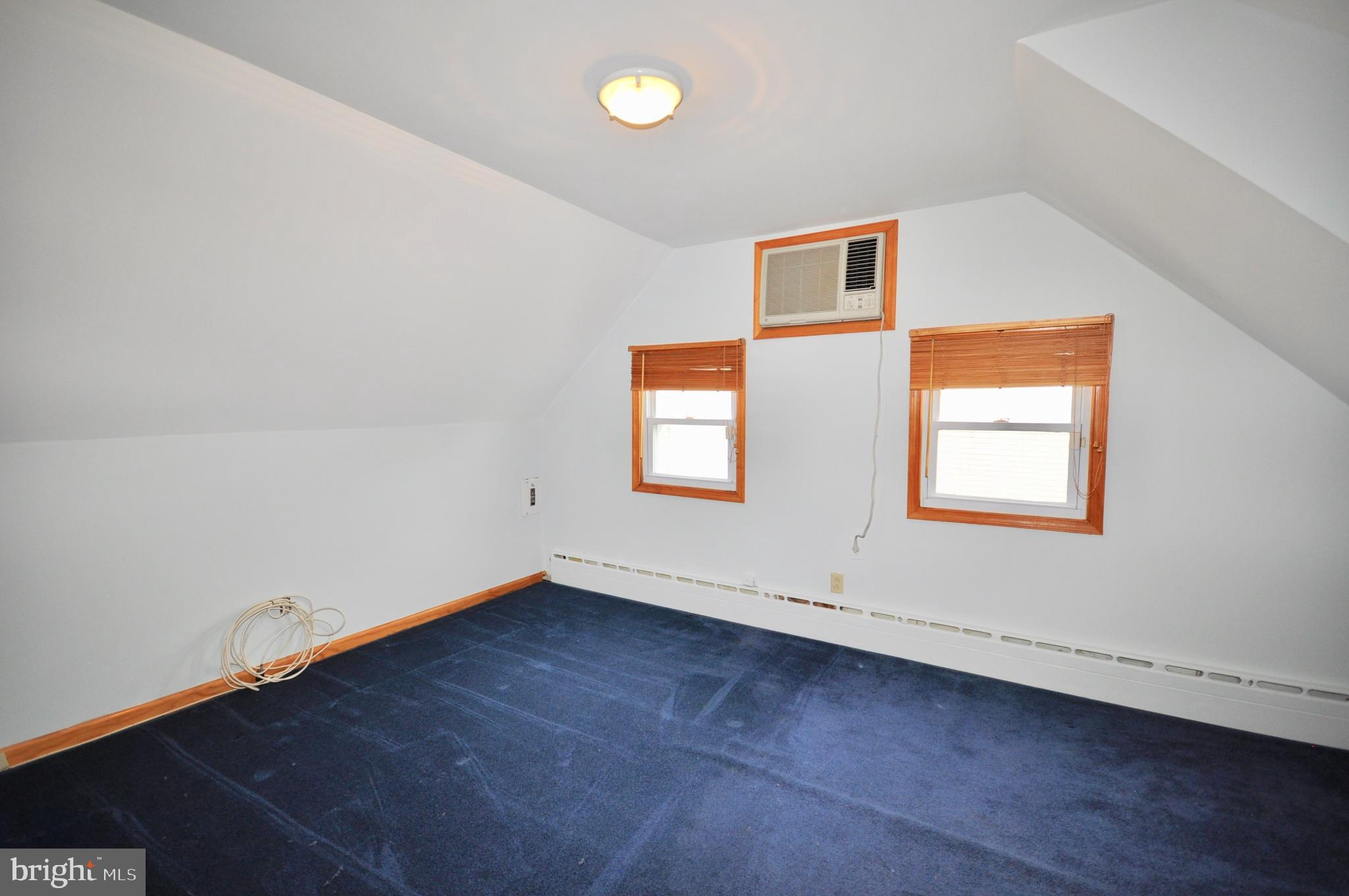 9222 Treaty Road Philadelphia, PA 19114 - Photo 31 of 43 Built-in wall AC unit