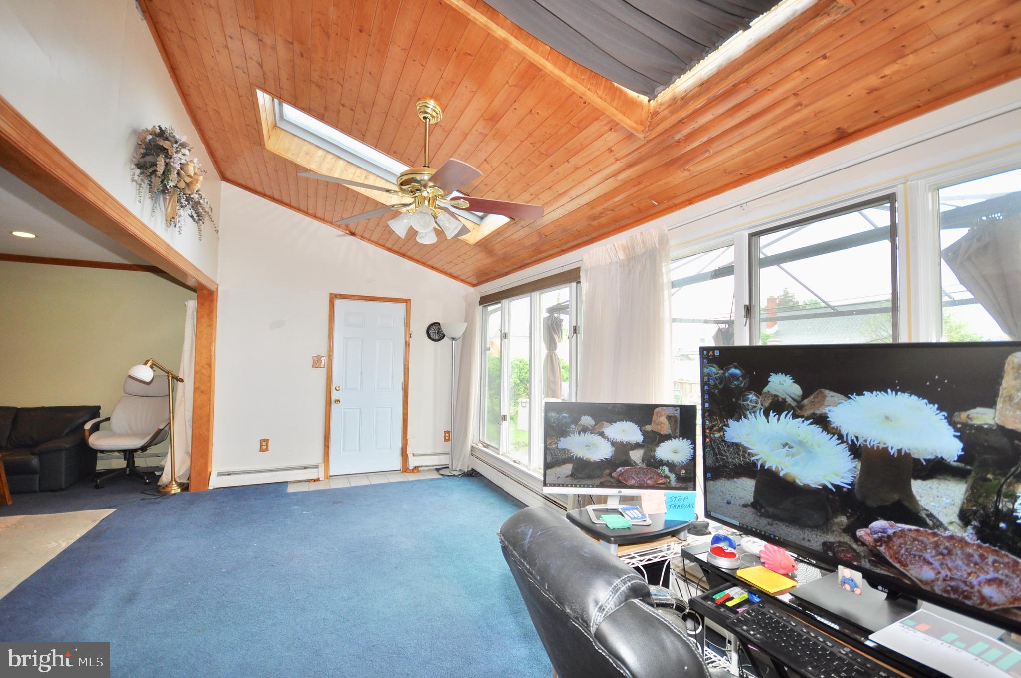 9222 Treaty Road Philadelphia, PA 19114 - Photo 6 of 43 Vaulted ceiling in Florida/Family room
