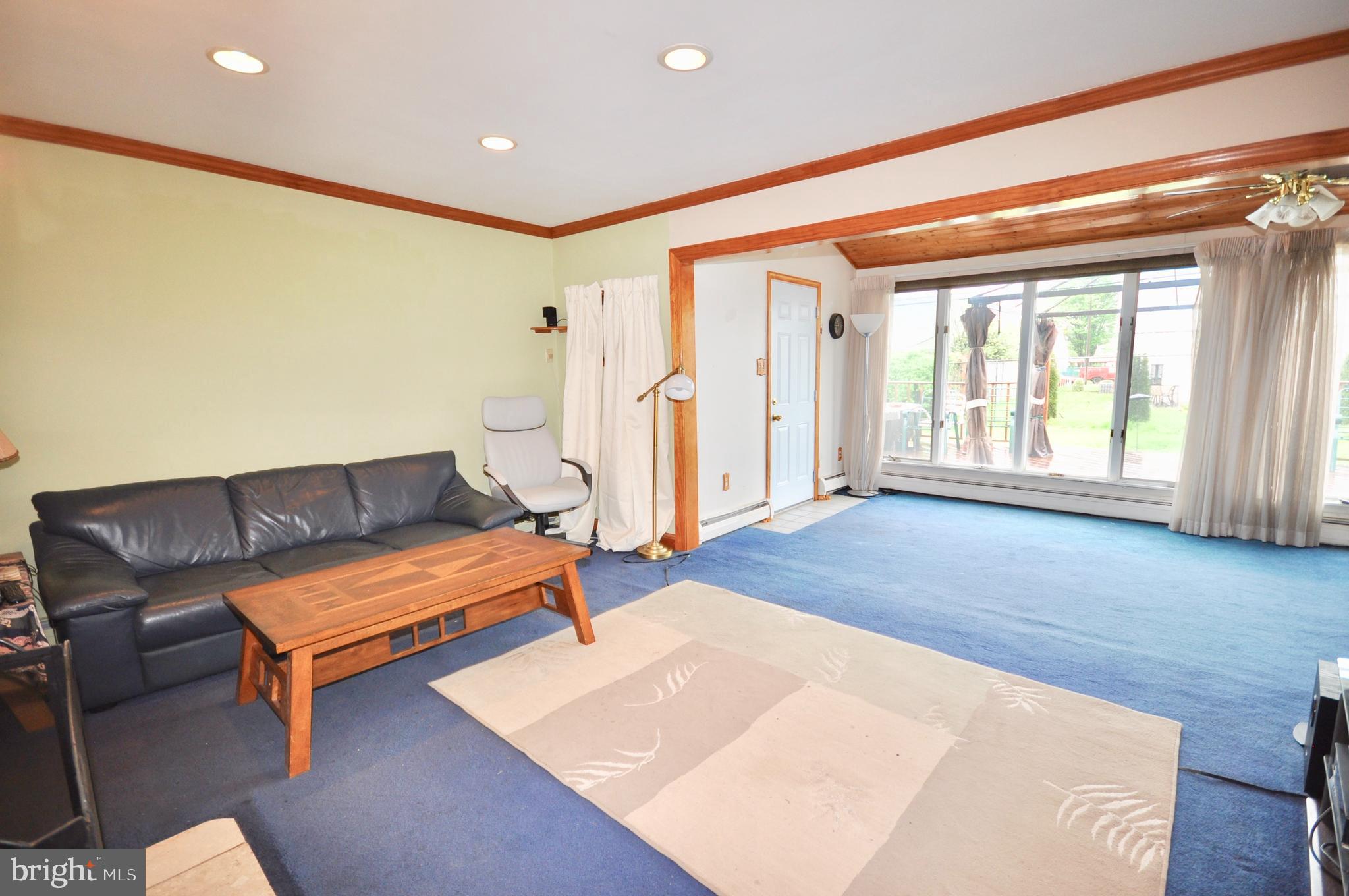 9222 Treaty Road Philadelphia, PA 19114 - Photo 10 of 43 Living room looking into Florida room