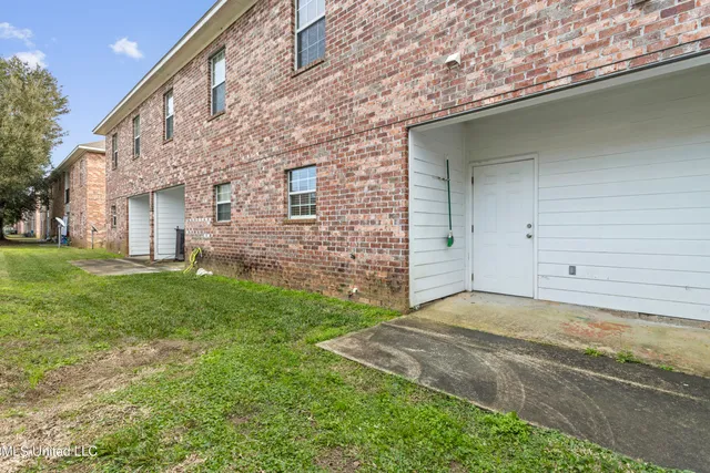 $229,000 | 103 Armand Oaks, Ocean Springs, MS 39564