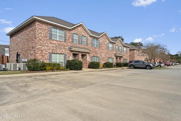 $209,000 | 103 Armand Oaks, Ocean Springs, MS 39564