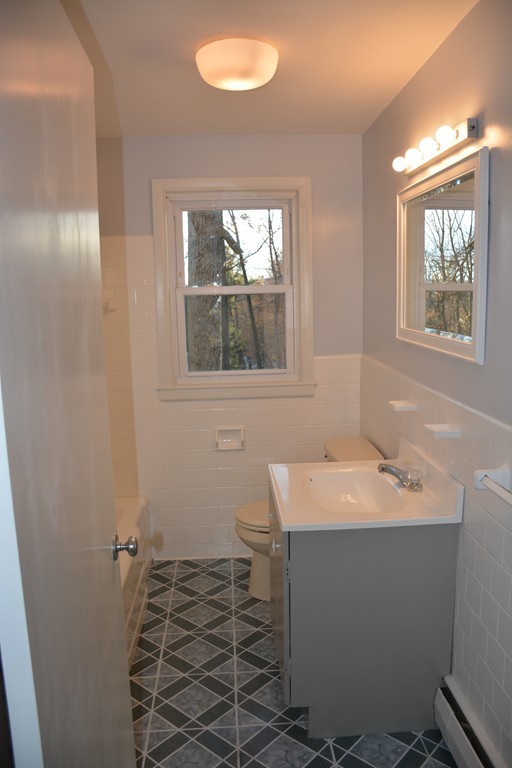 13 Columbine Road Worcester, MA 01609 - Photo 9 of 16 Gallery Image 9