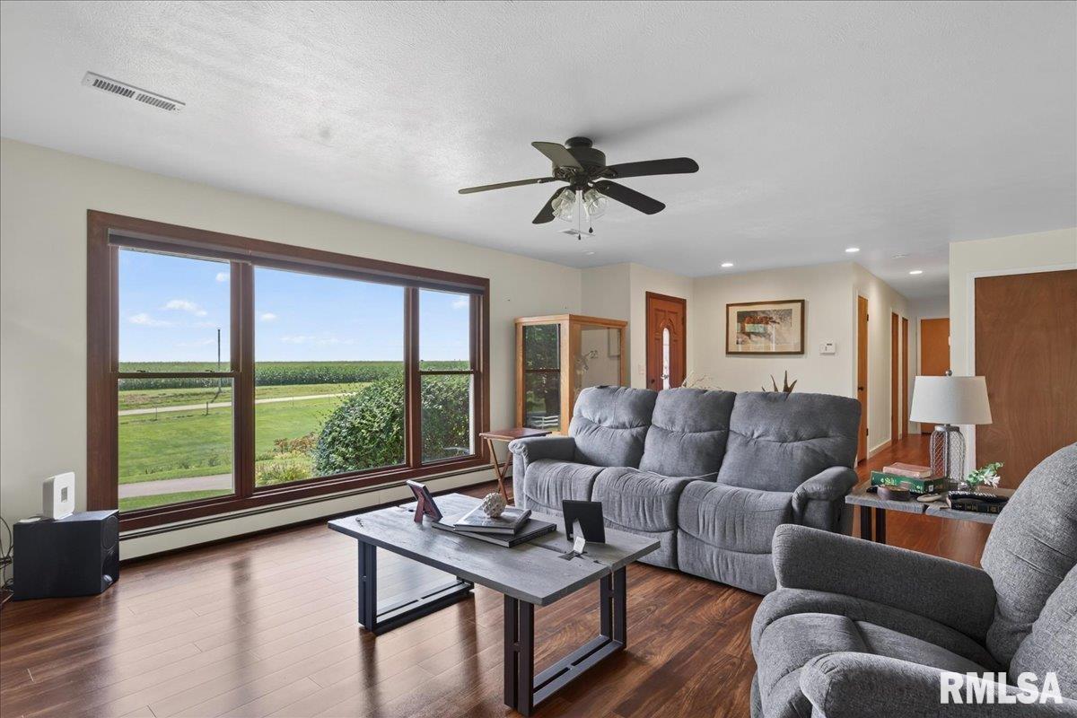 2033 McQueen Road New Berlin, IL 62670 - Photo 42 of 63 Gallery Image 42