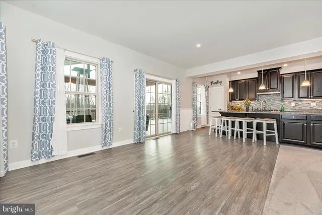 $825,000 | 7031 Eaglehead Drive, New Market, MD 21774