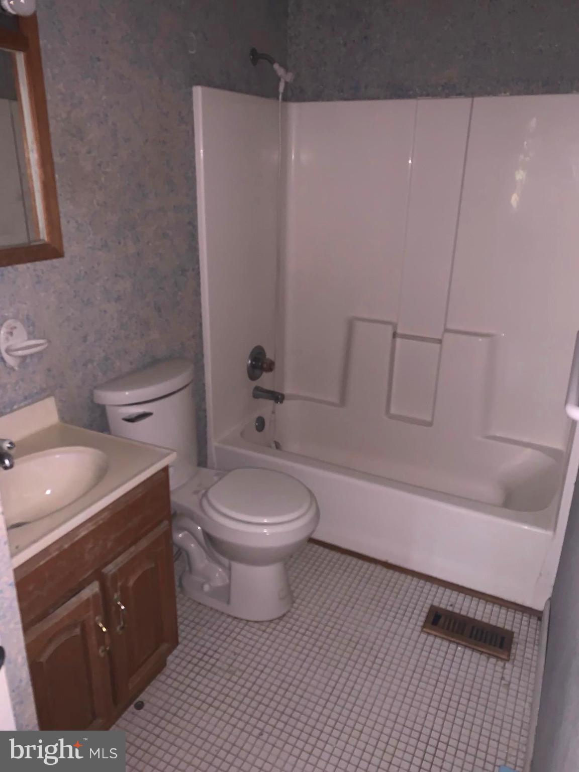 3104 Holland Cliffs Road Huntingtown, MD 20639 - Photo 9 of 12 full bathroom