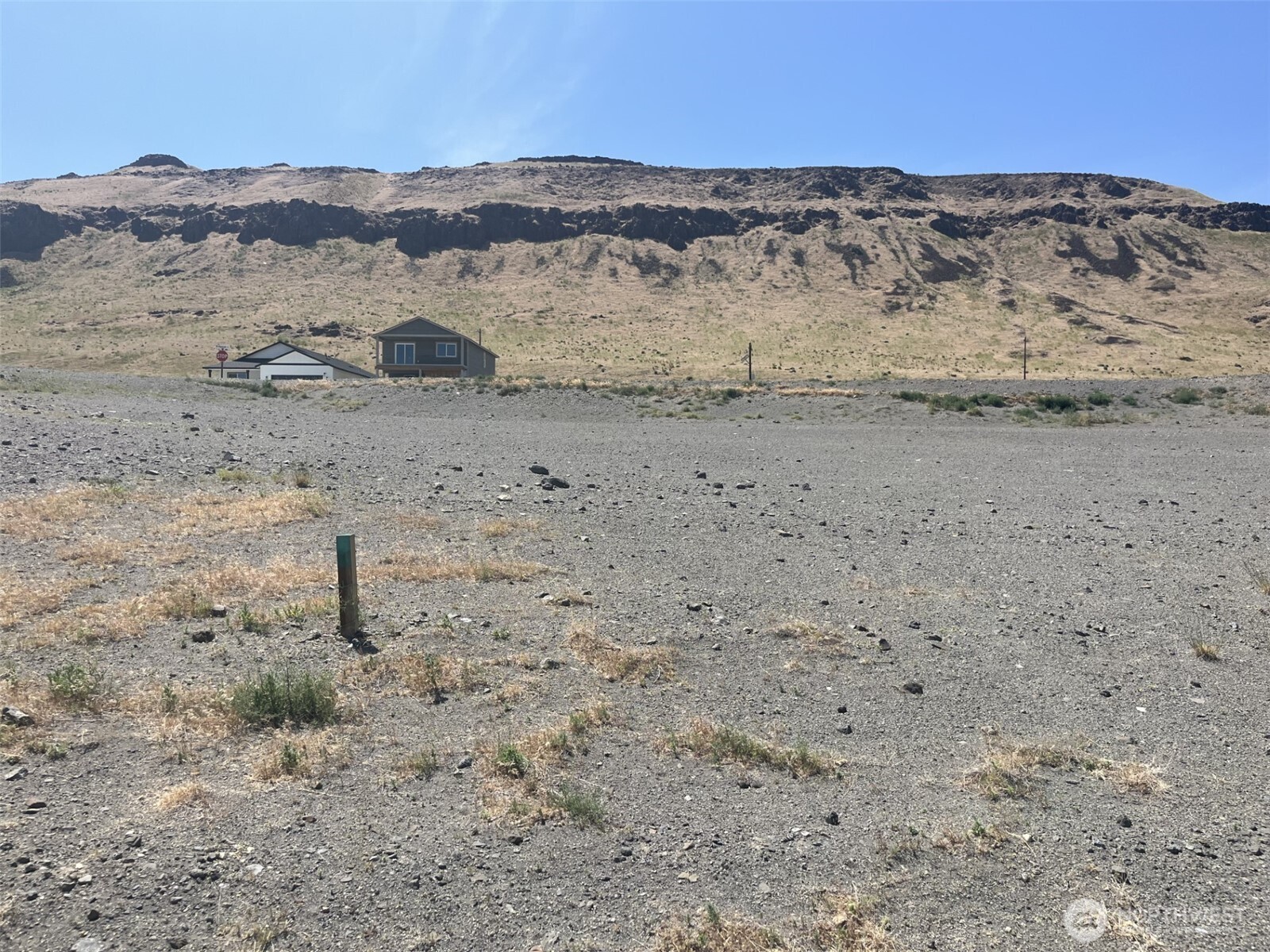 210 Basin Pointe Loop Vantage, WA 98950 - Photo 5 of 20 a view of mountain with beach