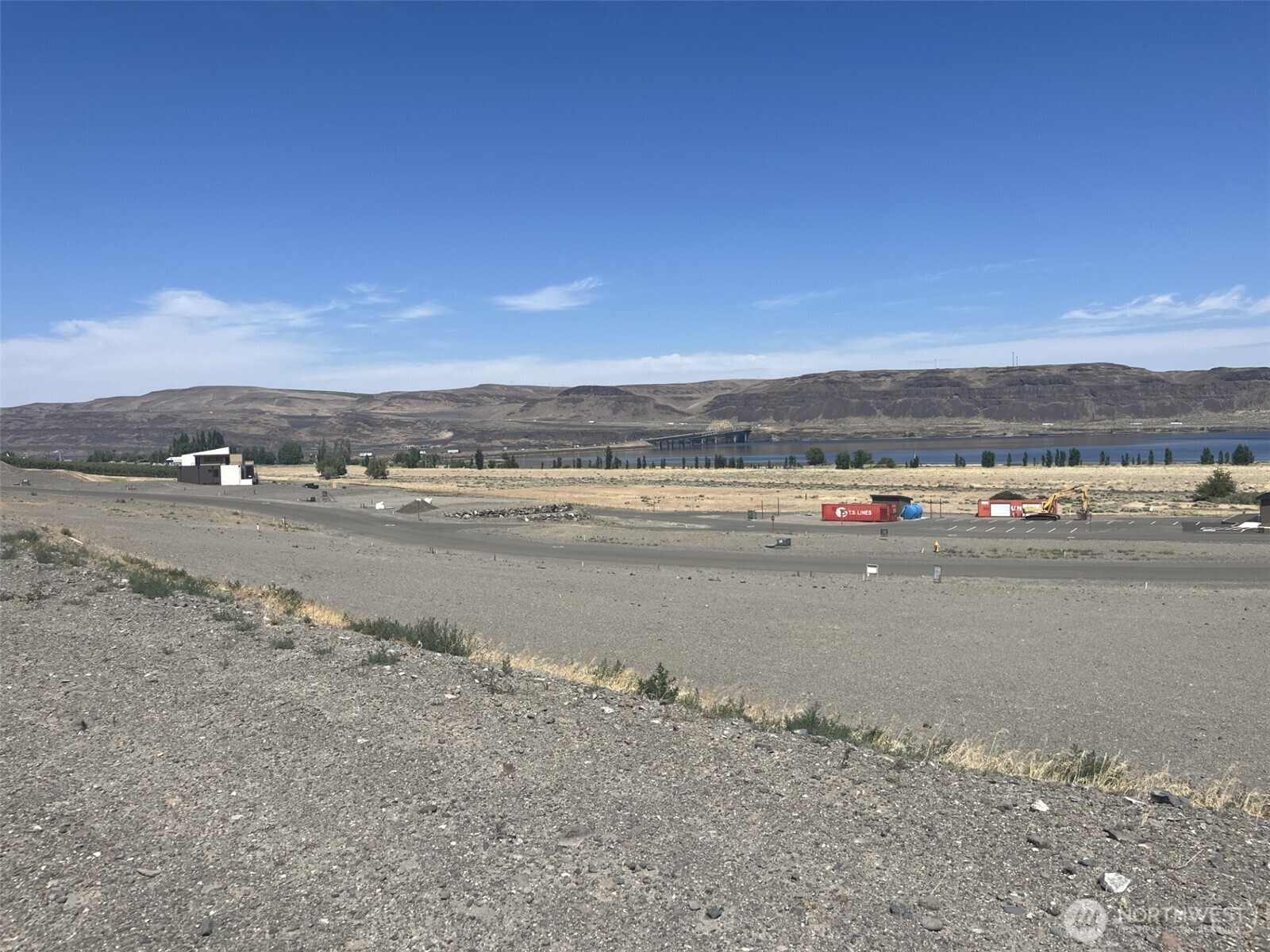 210 Basin Pointe Loop Vantage, WA 98950 - Photo 7 of 20 a view of an ocean and beach