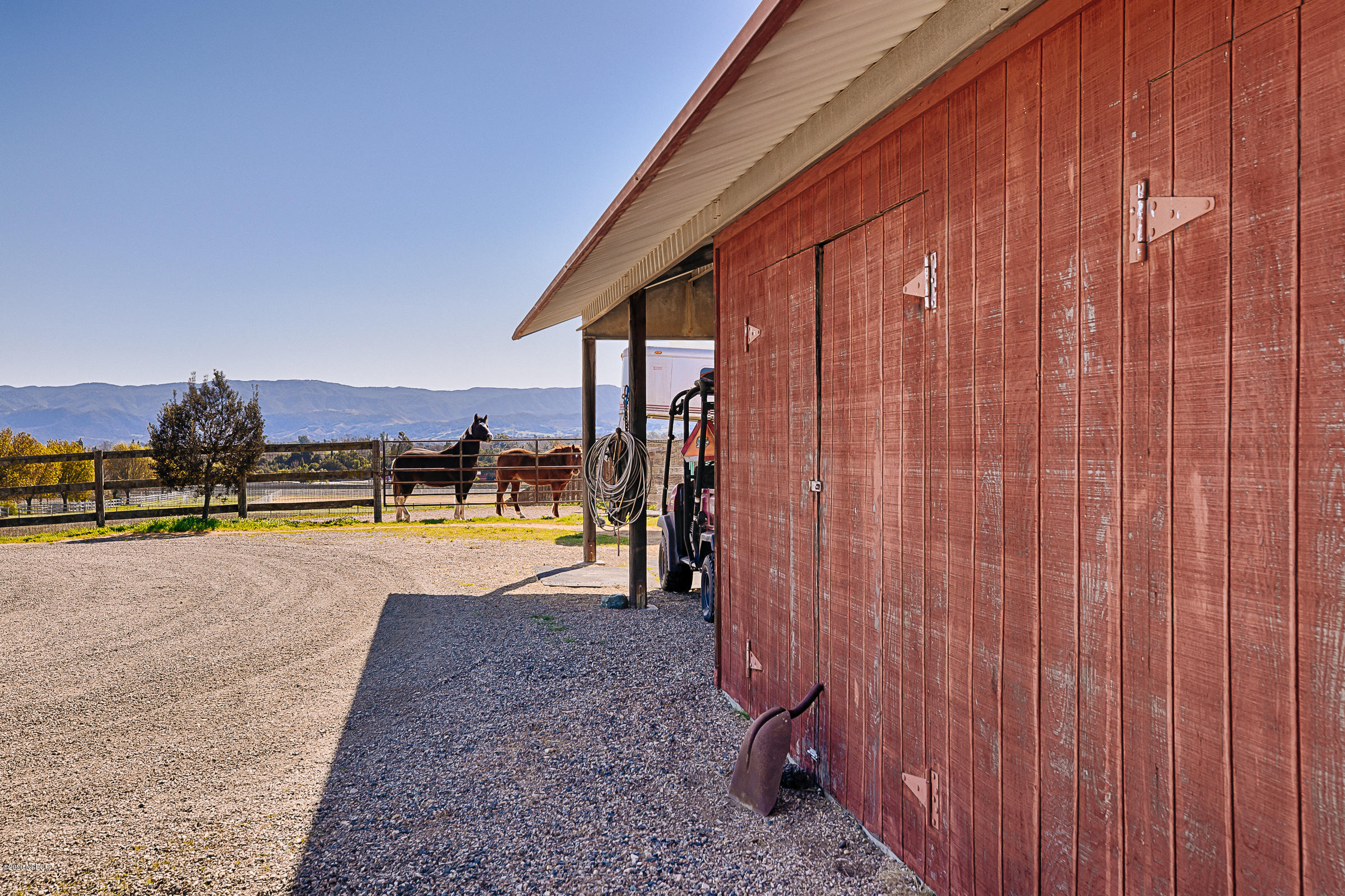 2805 North Refugio Road Santa Ynez, CA 93460 - Photo 38 of 46 Barn