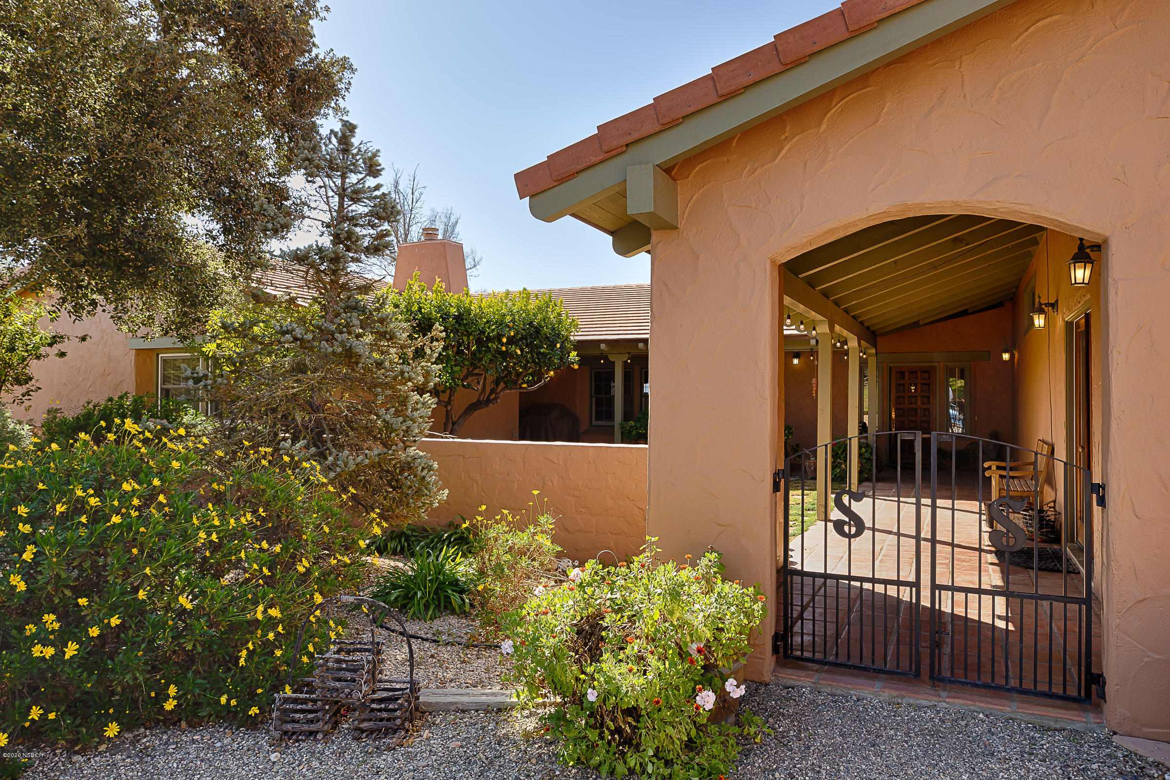 2805 North Refugio Road Santa Ynez, CA 93460 - Photo 4 of 46 Courtyard entry