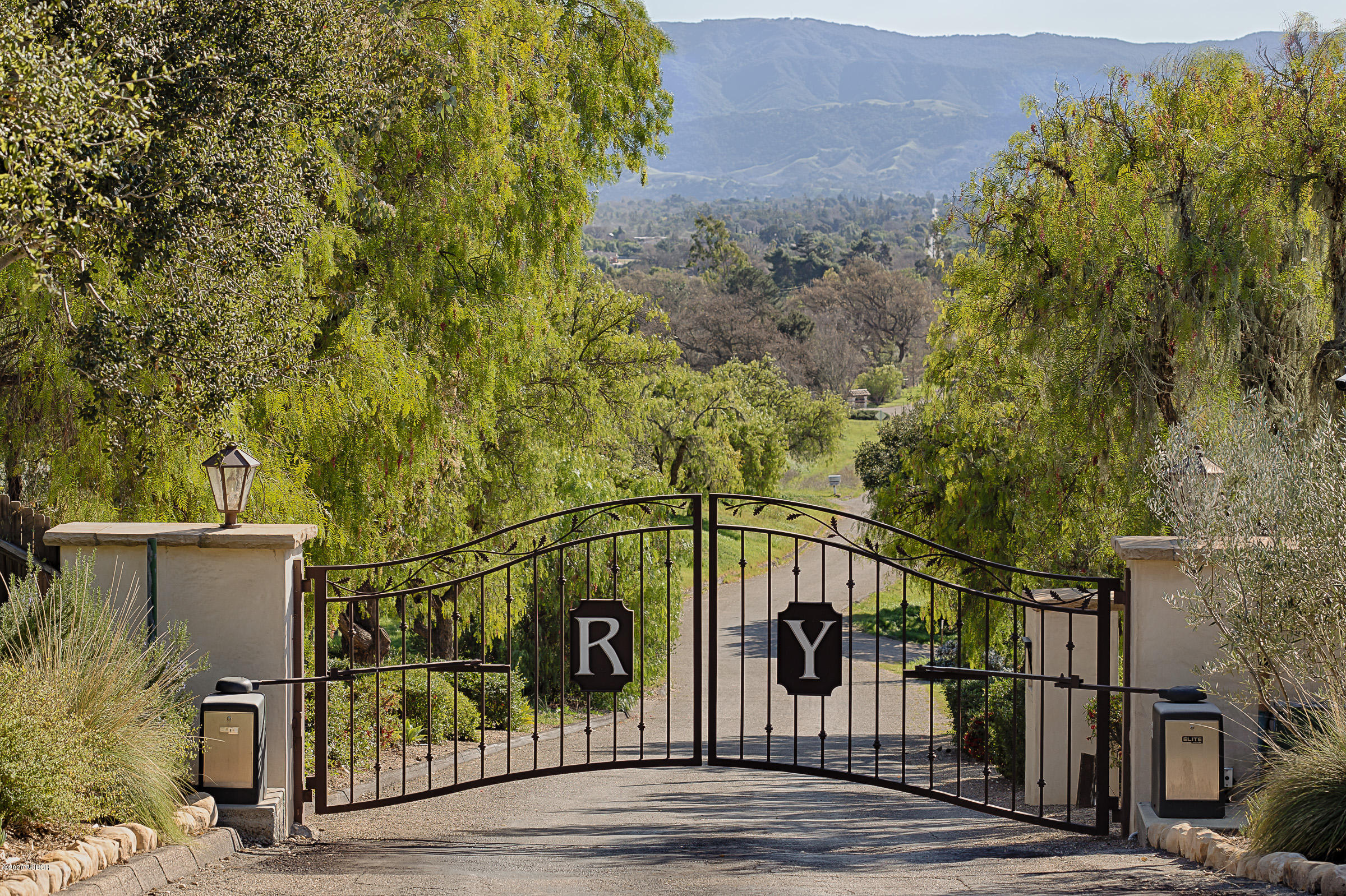 2805 North Refugio Road Santa Ynez, CA 93460 - Photo 46 of 46 Assoc Gate