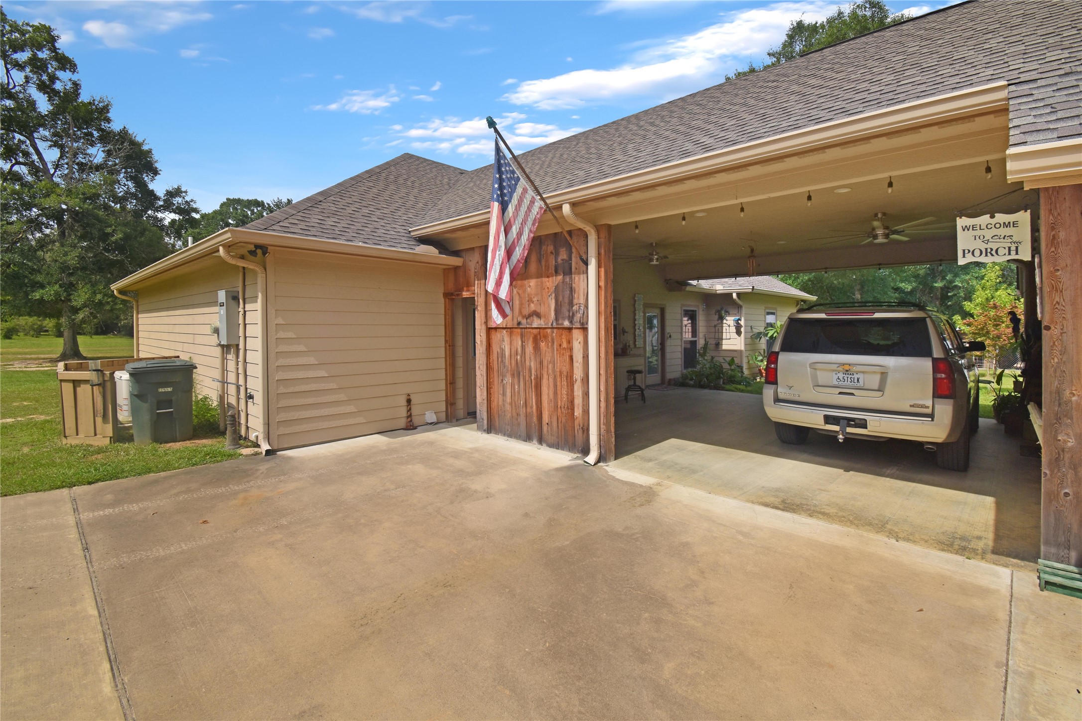 115 Pr 5250 Warren, TX 77664 - Photo 14 of 21 a view of a car garage