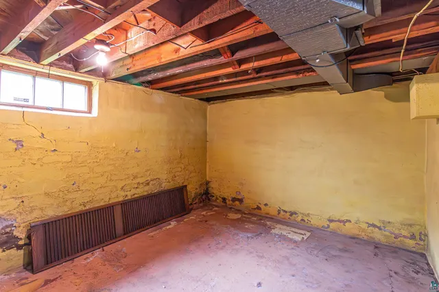 $179,000 | 1229 East Sheridan Street, Ely, MN 55731