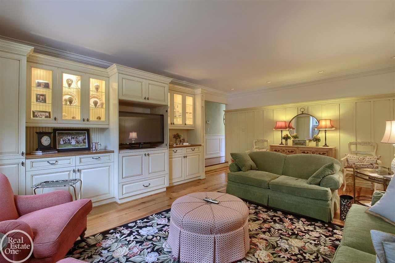 1275 Whittier Road Grosse Pointe Park, MI 48230 - Photo 8 of 42