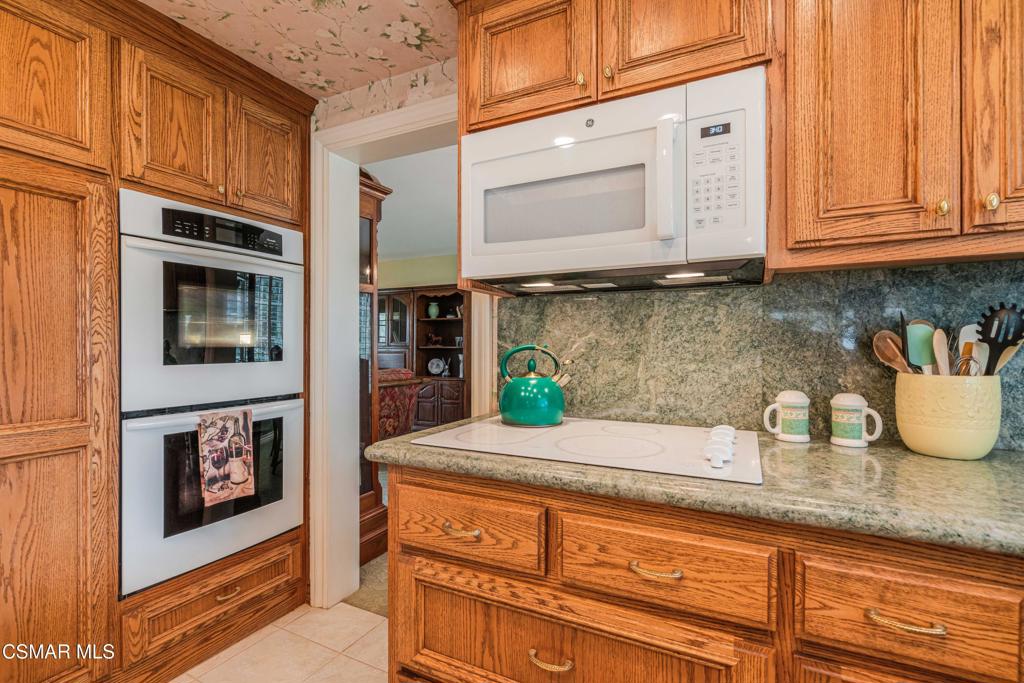 351 Buckboard Circle Simi Valley, CA 93065 - Photo 15 of 58