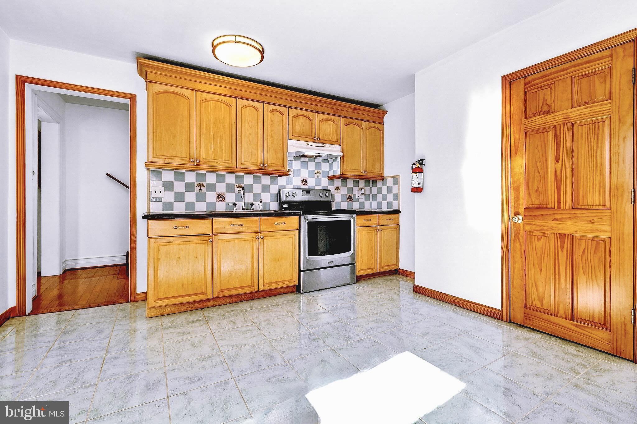 117 South Pavilion Avenue Riverside, NJ 08075 - Photo 8 of 38 Main Level: Kitchen.