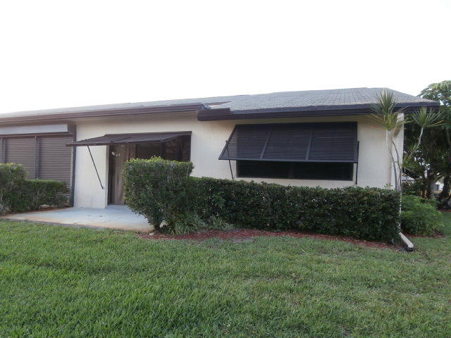 16 Ridge Pointe Drive, Unit A Boynton Beach, FL 33435 - Photo 2 of 4 0 (4)
