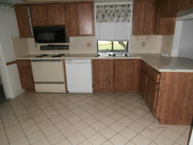 16 Ridge Pointe Drive, Unit A Boynton Beach, FL 33435 - Photo 4 of 4 0 (14)