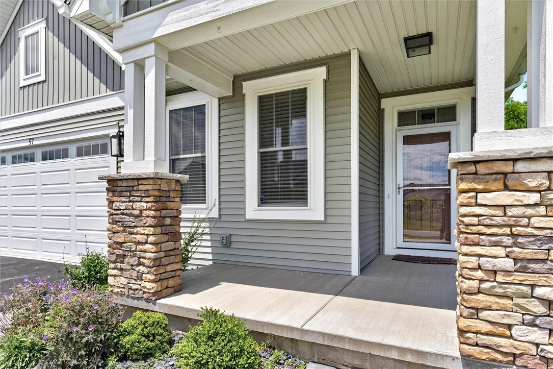 57 Thompson Lane Canandaigua City, NY 14424 - Photo 4 of 41
