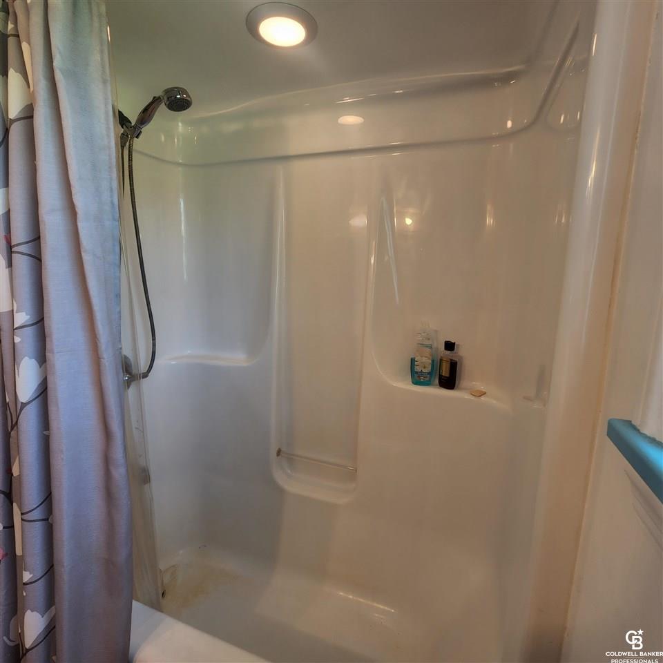 1067 East Beard Road Perry, MI 48872 - Photo 25 of 30 50075907-24.JPG