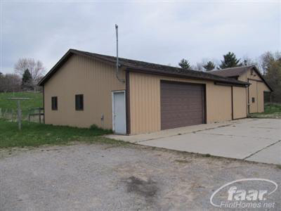 1758 North Elba Road Lapeer, MI 48446 - Photo 5 of 15 20166078-4.JPG