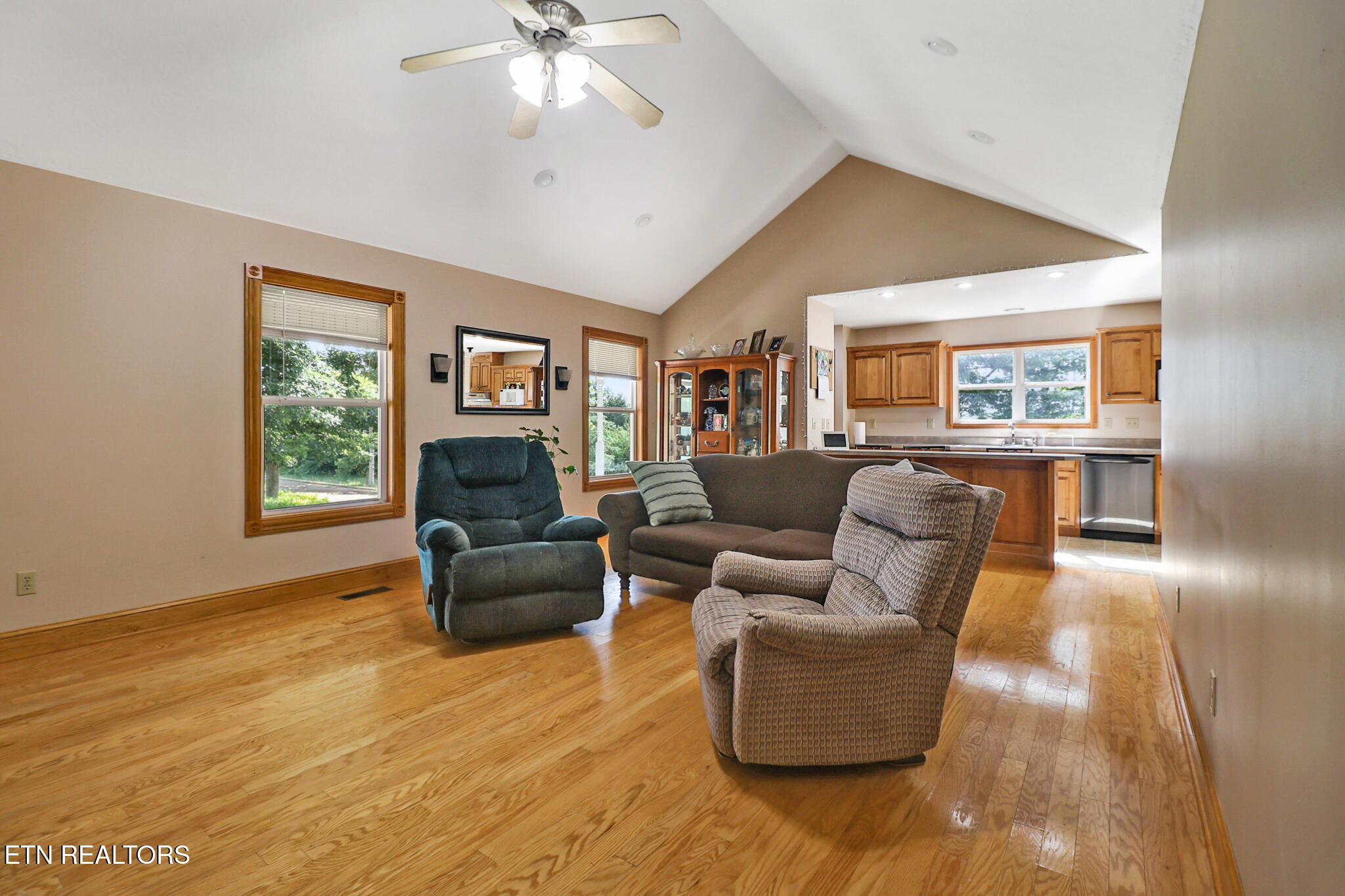 3426 Rugby Pike Jamestown, TN 38556 - Photo 8 of 46 LR/Kit