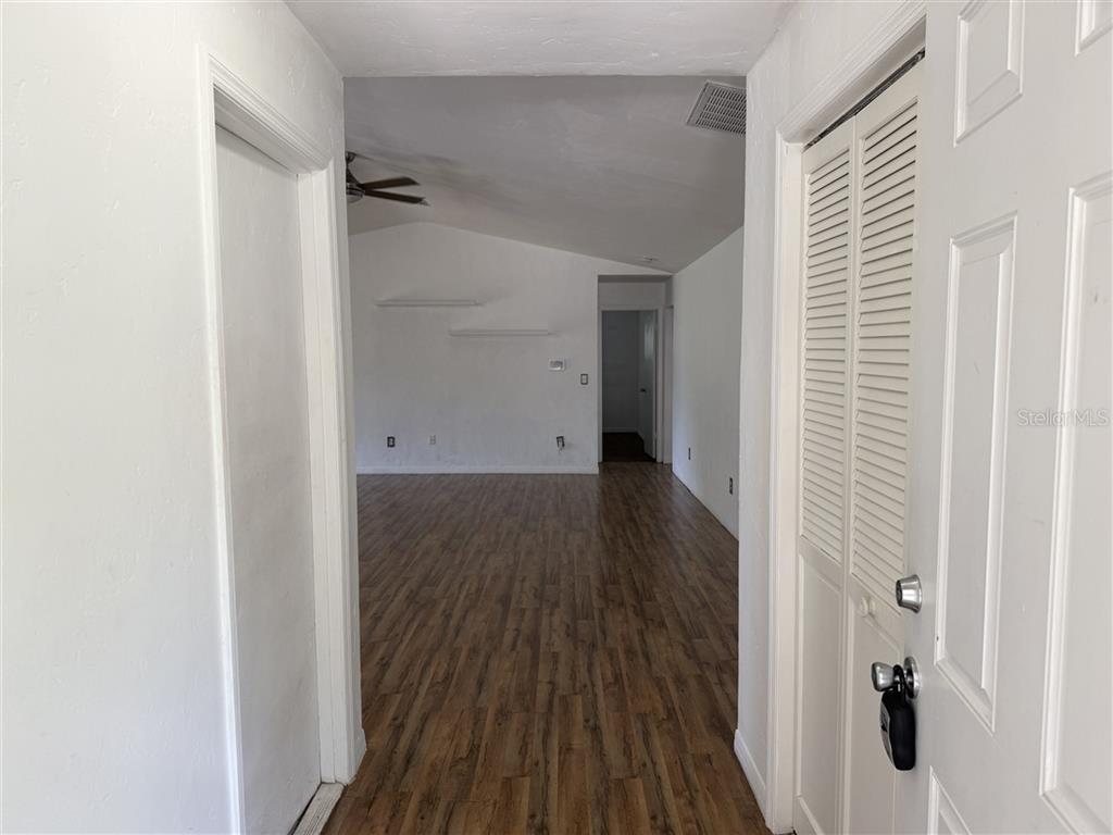 4325 Northeast 3rd Court Ocala, FL 34479 - Photo 4 of 32