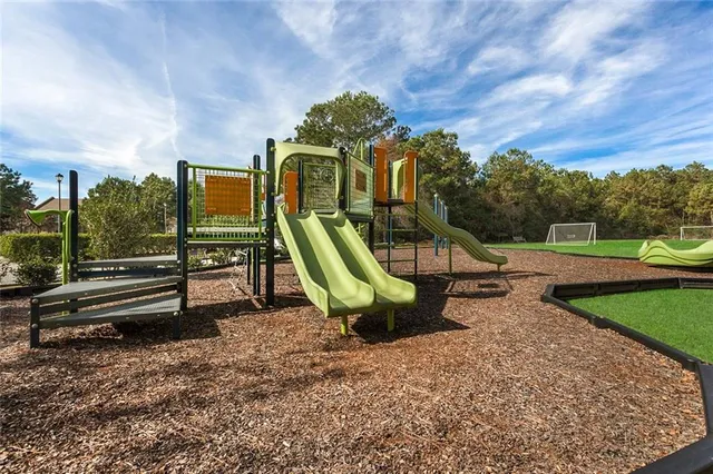 $890,000 | 541 North Corniche Du Lac, Covington, LA 70433