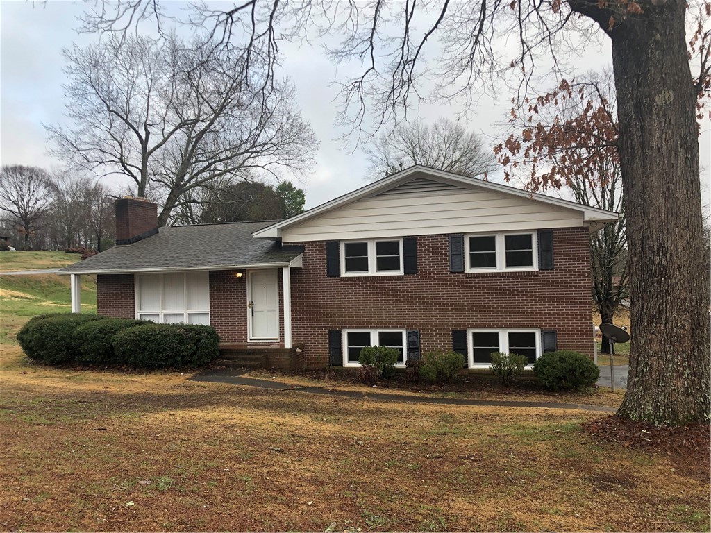 206 Mae Street Liberty, SC 29657 - Photo 1 of 40 Gallery Image 1