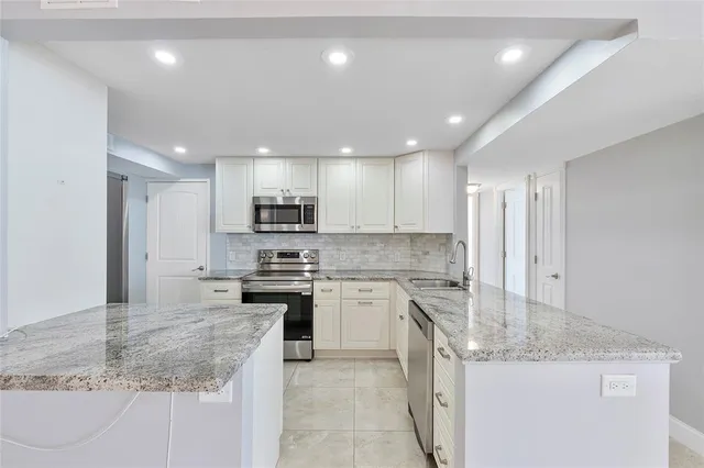 $3,300 | 405 North Ocean Boulevard, Unit 708, Pompano Beach, FL 33062