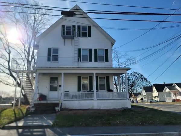 $2,200 | 26 Kilton Street, Unit 2, Taunton, MA 02780
