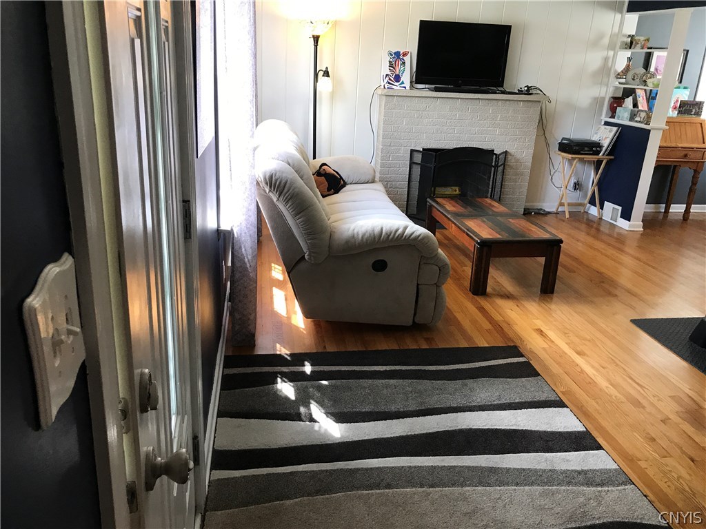 131 Wheaton Road Syracuse, NY 13203 - Photo 3 of 20